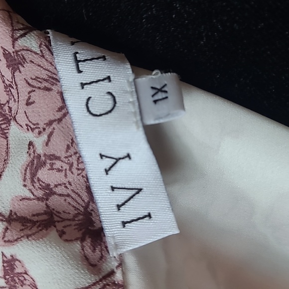 Ivy City Co Brynley Dress in Pink Size 1X - Picture 7 of 11